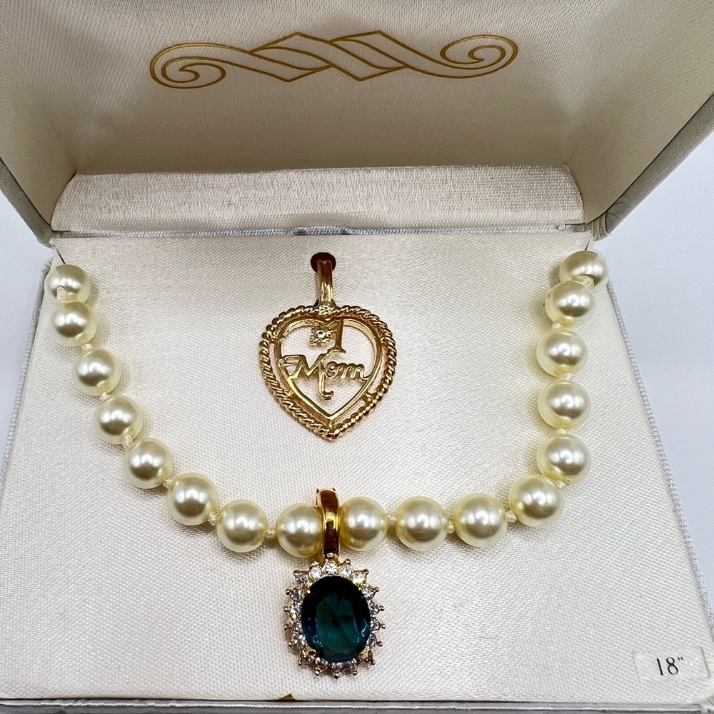 Roman Faux Pearl Necklace Interchangeable Pendants Blue Crystal & Mom Heart Set